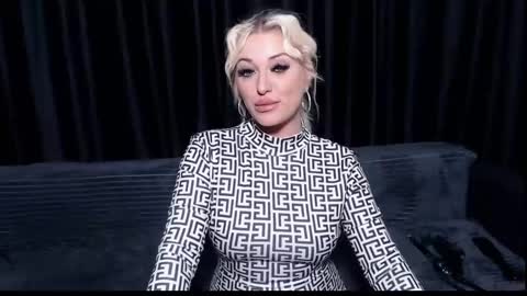 Snapshot of juliediamond chatting on 02.13.25 julia online show from 02.13.25