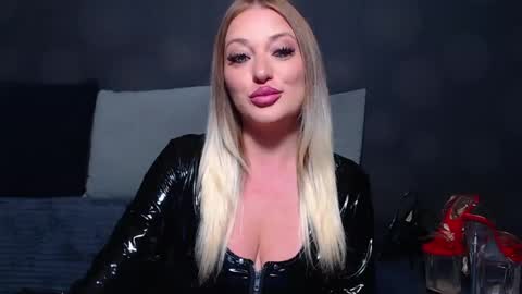 julia online show from 07.04.26