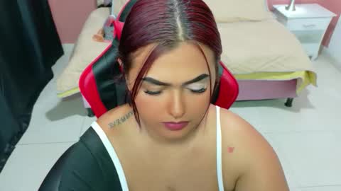 Snapshot of julieeta_castillo chatting on 05.07.26 julieta online show from 05.07.26