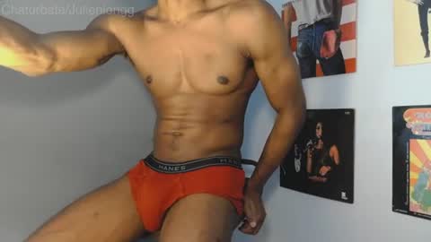 Snapshot of julienlongg chatting on 07.06.26 Julien online show from 07.06.26