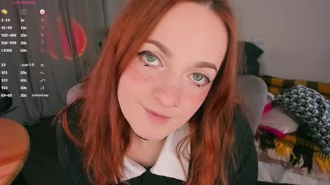 Snapshot of juliet_schoolgirl chatting on 01.12.26 Juliet online show from 01.12.26