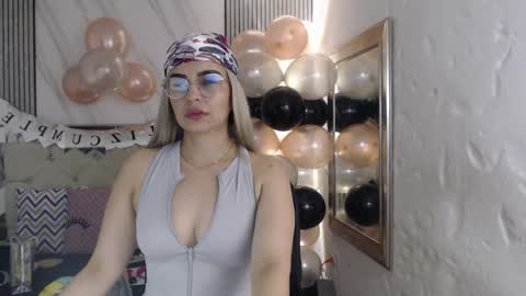 julieta__fox_ online show from 04.24.26
