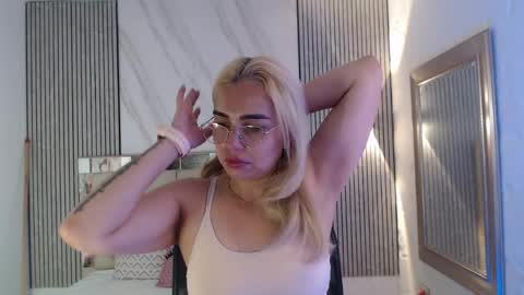julieta__fox_ online show from 06.09.26