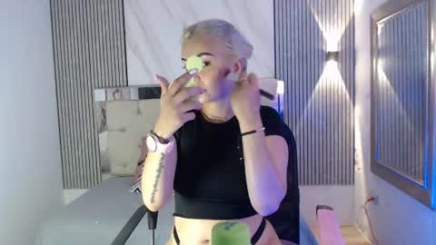 julieta__fox_ online show from 07.11.26