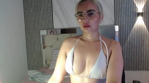 julieta__fox_ online show from 07.28.26