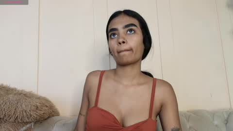 Snapshot of julieta_aguilar chatting on 05.23.26 Juli online show from 05.23.26