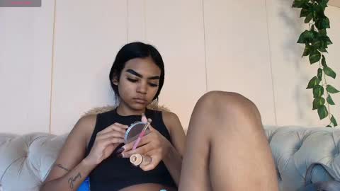 Snapshot of julieta_aguilar chatting on 05.26.26 Juli online show from 05.26.26