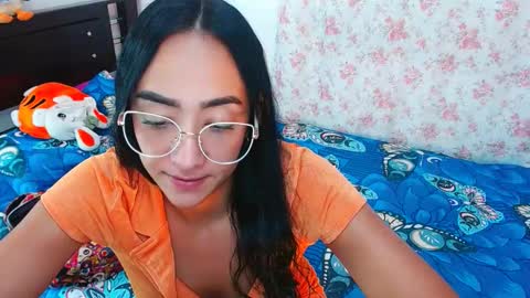 Snapshot of julieta_art1 chatting on 12.04.24 julieta art1 online show from 12.04.24