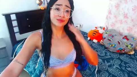 Snapshot of julieta_art1 chatting on 12.23.24 julieta art1 online show from 12.23.24