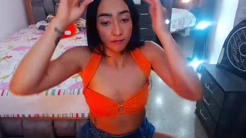Snapshot of julieta_art1 chatting on 02.04.25 julieta art1 online show from 02.04.25