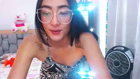 Snapshot of julieta_art1 chatting on 02.12.25 julieta art1 online show from 02.12.25