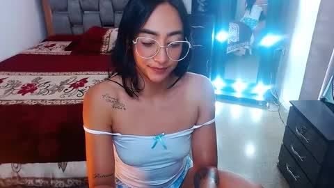 Snapshot of julieta_art1 chatting on 03.08.25 julieta art1 online show from 03.08.25