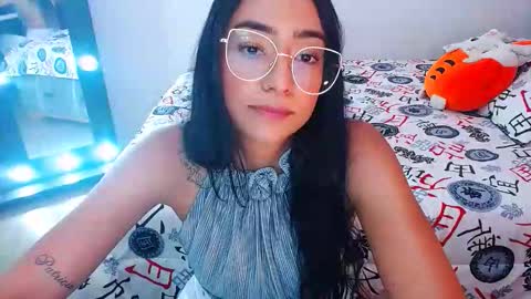 Snapshot of julieta_art1 chatting on 09.21.25 julieta art1 online show from 09.21.25