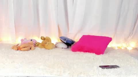 Snapshot of julieta_j chatting on 12.05.24 Julieta online show from 12.05.24