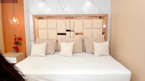     online show from 10.09.25