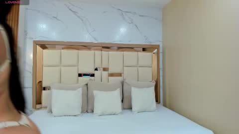     online show from 12.04.25