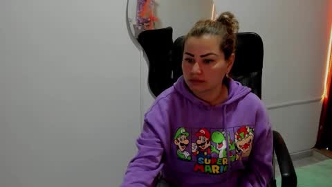 Snapshot of julieta_star69 chatting on 10.23.25 julieta_star69 online show from 10.23.25