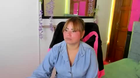Snapshot of julieta_star69 chatting on 06.08.26 julieta_star69 online show from 06.08.26