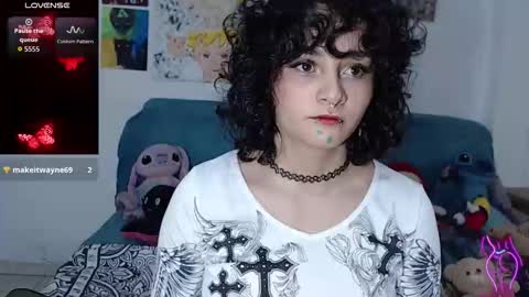 Snapshot of julietajaguar chatting on 10.22.25 Julieta Jaguar online show from 10.22.25