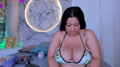 Snapshot of julietakane chatting on 12.14.25 julietakane online show from 12.14.25