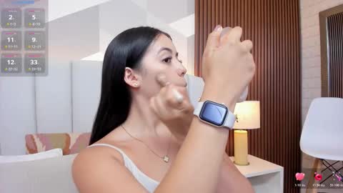 Julieta Santos online show from 11.04.25