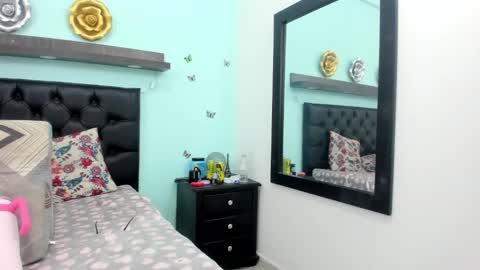 Snapshot of julieth_allen chatting on 11.15.25 julieth_allen online show from 11.15.25