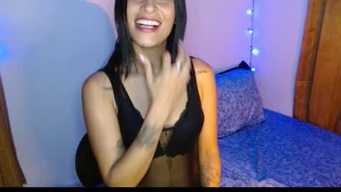 Snapshot of julieth_smith_xoxo chatting on 12.14.25 Michelle Smith online show from 12.14.25