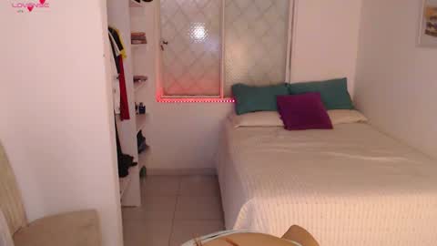 Julieta online show from 09.19.25