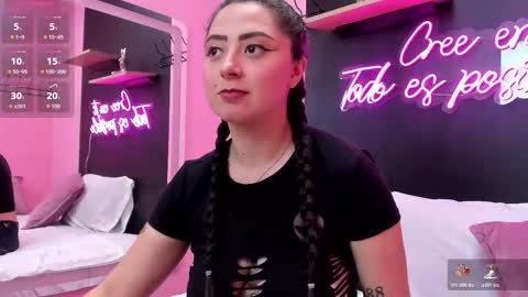 Snapshot of juliethcruz chatting on 12.05.25 online show from 12.05.25