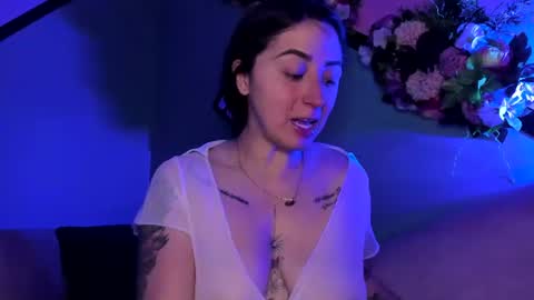 Snapshot of juliethcruz chatting on 07.01.26 online show from 07.01.26