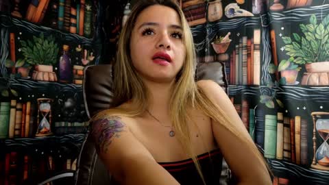 Snapshot of julietta__jackson chatting on 01.16.25 Julietta Jackson online show from 01.16.25