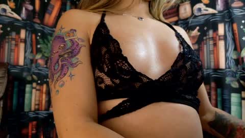 Snapshot of julietta__jackson chatting on 01.30.25 Julietta Jackson online show from 01.30.25