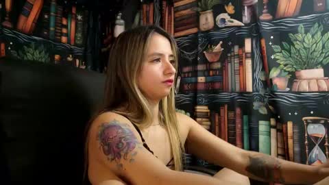 Snapshot of julietta__jackson chatting on 02.18.25 Julietta Jackson online show from 02.18.25