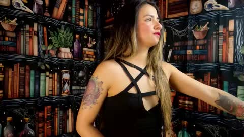 Snapshot of julietta__jackson chatting on 11.18.25 Julietta Jackson online show from 11.18.25