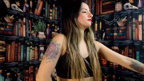 Snapshot of julietta__jackson chatting on 11.19.25 Julietta Jackson online show from 11.19.25