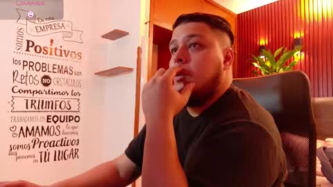 Snapshot of julietta_max chatting on 12.16.25 julietta max online show from 12.16.25