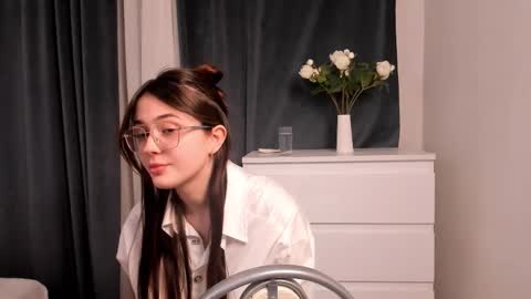 Leila online show from 03.13.26