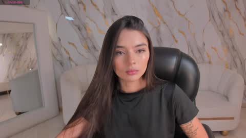 Juliette Moreau online show from 05.18.26