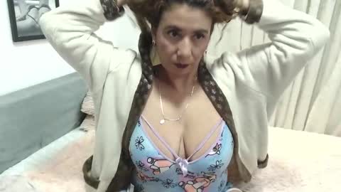 Juliia online show from 12.19.24