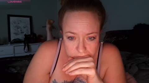 Juli Monroe online show from 02.04.26