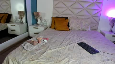 Snapshot of julimonroe19 chatting on 03.27.26 Juli online show from 03.27.26