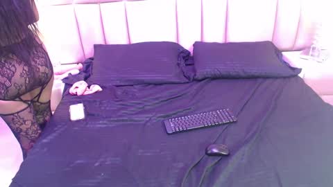 julitpink online show from 10.04.25