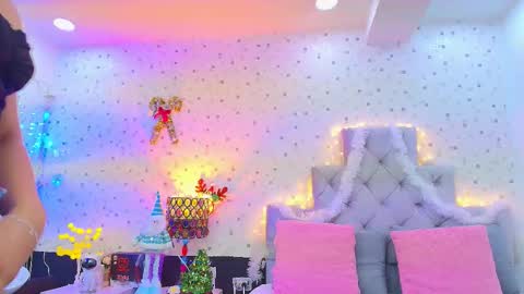 Julieta Reyes   online show from 12.16.25