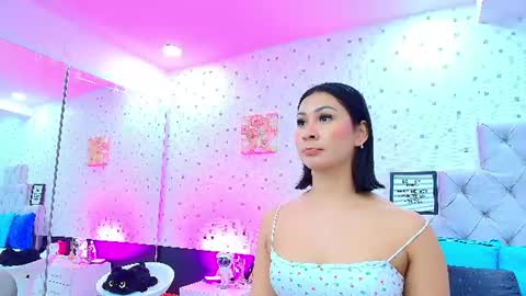 Julieta Reyes   online show from 06.15.26