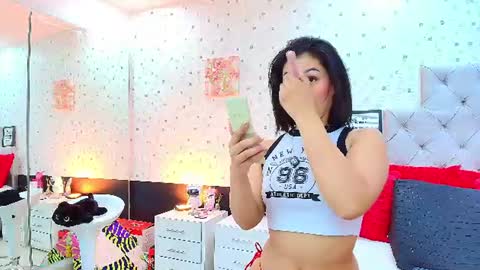 Julieta Reyes   online show from 06.22.26