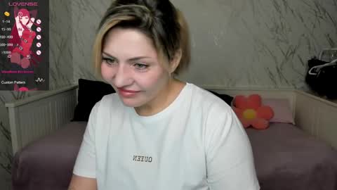 Snapshot of jully_rox chatting on 04.14.26 Jully online show from 04.14.26