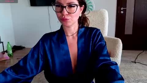 Jully online show from 07.04.26