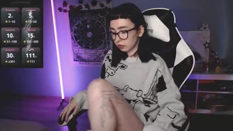 Snapshot of julscinamon chatting on 03.05.25 Baroness Von Cringe online show from 03.05.25