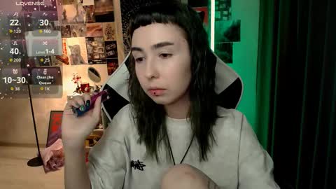 Snapshot of julscinamon chatting on 09.25.25 Baroness Von Cringe online show from 09.25.25