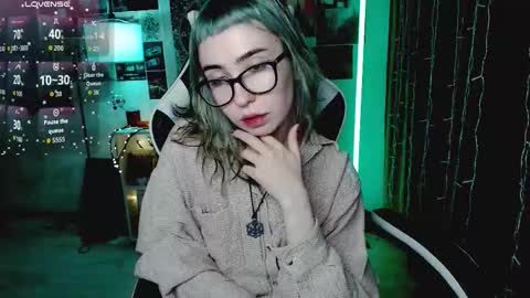 Snapshot of julscinamon chatting on 03.15.26 Baroness Von Cringe online show from 03.15.26